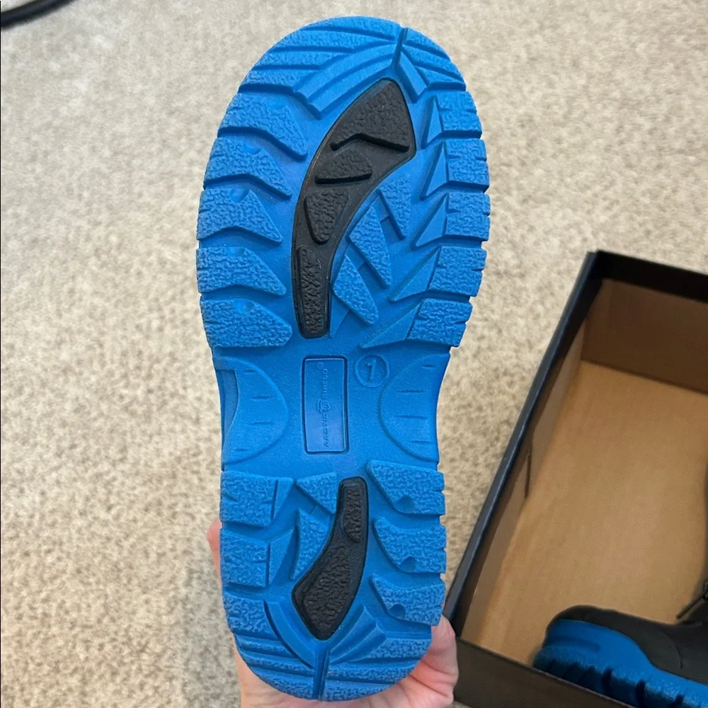 NWT Artic Shield Snow Boots, 1